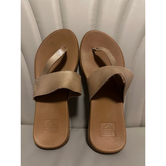 Reef Women’s Flip Flop Sandals Tan Gold Wide Strap Comfort Shoes Size 9 - Picture 1 of 7